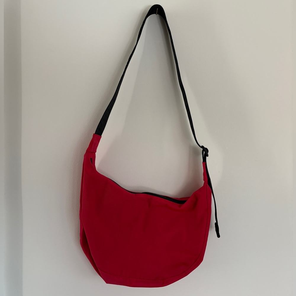 BAGGU Medium Nylon Crescent Bag